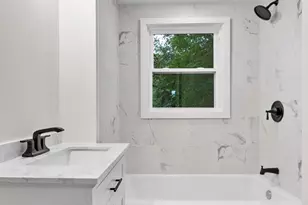 186 Pleasant St, Lunenburg, MA 01462 - Photo 21