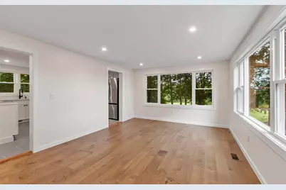 186 Pleasant St, Lunenburg, MA 01462 - Photo 7