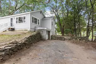 186 Pleasant St, Lunenburg, MA 01462 - Photo 3