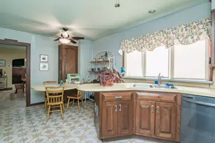 134 Eddywood St, Springfield, MA 01118 - Photo 15