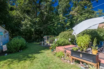 134 Eddywood St, Springfield, MA 01118 - Photo 25