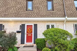 185 Porter Lake Dr, Springfield, MA 01106 - Photo 1