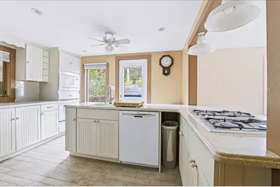 6 Ledgeville Ave, Foxboro, MA 02035 - Photo 9