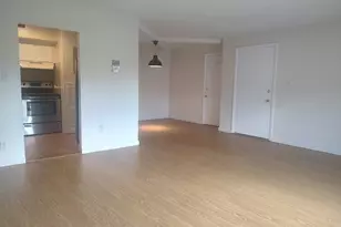 105 Oak Ln, Brockton, MA 02301 - Photo 3