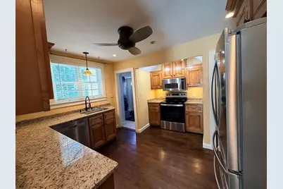 860 Pleasant St, Worcester, MA 01602 - Photo 11