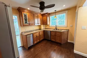 860 Pleasant St, Worcester, MA 01602 - Photo 9