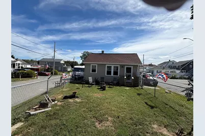 107 Bluff Ave, Swansea, MA 02777 - Photo 3