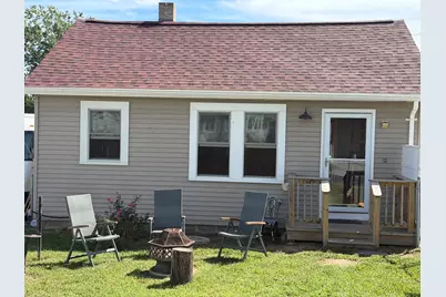 107 Bluff Ave, Swansea, MA 02777 - Photo 1