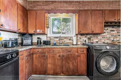 100 Clover St, Worcester, MA 01603 - Photo 17