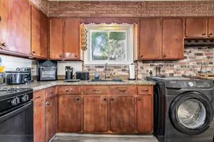 100 Clover Street, Worcester, MA 01603 - Photo 17