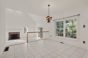 34 Laurelwood Dr, Worcester, MA 01605 - Photo 9