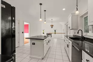 34 Laurelwood Dr, Worcester, MA 01605 - Photo 3
