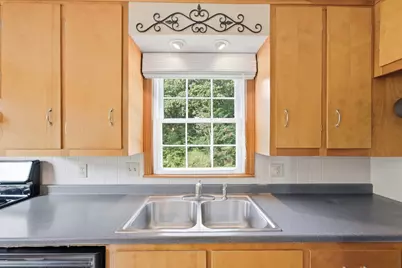 158 Telegraph Ave, Chicopee, MA 01020 - Photo 9