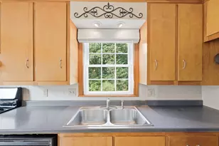158 Telegraph Ave, Chicopee, MA 01020 - Photo 9