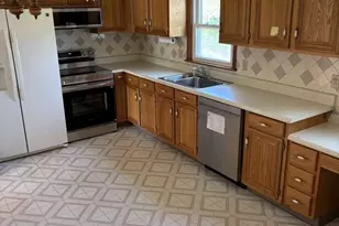 38 Cora Ave, Chicopee, MA 01013 - Photo 5