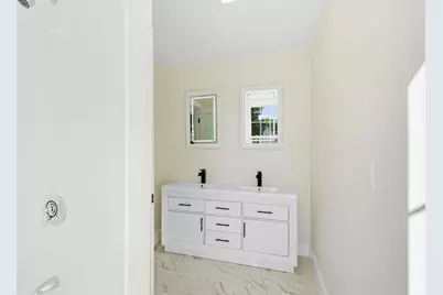 26 Caswell St, Fitchburg, MA 01420 - Photo 25