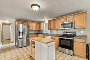 21 Lyons Rd, Dudley, MA 01571 - Photo 9