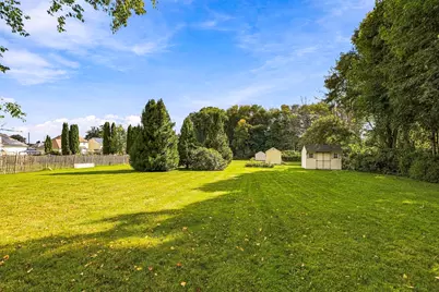 21 Lyons Rd, Dudley, MA 01571 - Photo 39