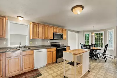 21 Lyons Rd, Dudley, MA 01571 - Photo 11