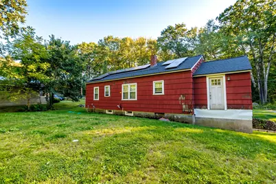127 Pleasant St, Lunenburg, MA 01462 - Photo 5