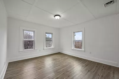 41 Prospect St, North Adams, MA 01247 - Photo 23