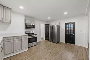 41 Prospect St, North Adams, MA 01247 - Photo 15
