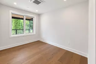 804 E 7th St, Boston, MA 02127 - Photo 13