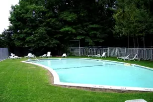 22 Chestnut Pl, Brookline, MA 02445 - Photo 5