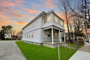 33 Pearl St, Newton, MA 02458 - Photo 1