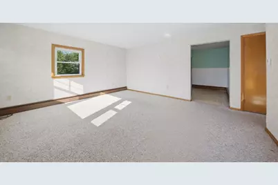 44 Memorial Dr, Methuen, MA 01844 - Photo 9
