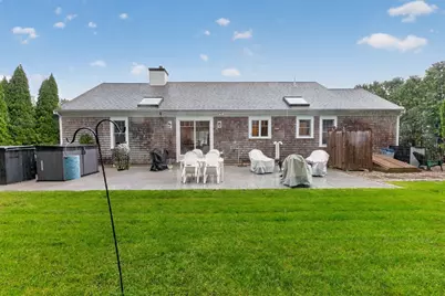 276 Pheasant Hill Cir, Barnstable, MA 02635 - Photo 3