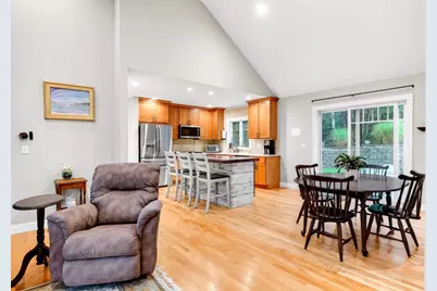 276 Pheasant Hill Cir, Barnstable, MA 02635 - Photo 11