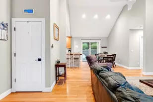 276 Pheasant Hill Cir, Barnstable, MA 02635 - Photo 9