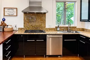 429-431 Parker St, Newton, MA 02459 - Photo 9