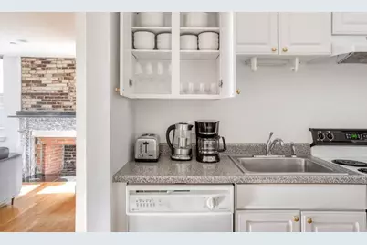 14-16 Derne Street, Boston, MA 02114 - Photo 9