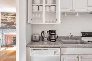 14-16 Derne St, Boston, MA 02114 - Photo 9