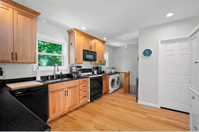 17 Herschel St #3, Lynn, MA 01902 - Photo 9