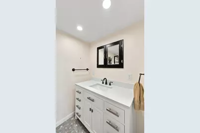 406 Paradise Road #3H, Swampscott, MA 01907 - Photo 25