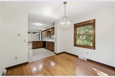 227 Telegraph Ave, Chicopee, MA 01020 - Photo 9