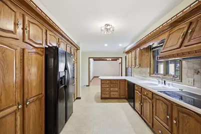 227 Telegraph Ave, Chicopee, MA 01020 - Photo 11