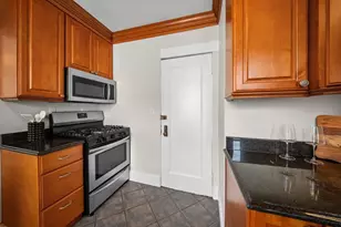 2039 Commonwealth Ave, Boston, MA 02135 - Photo 11