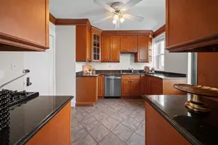 2039 Commonwealth Ave, Boston, MA 02135 - Photo 9