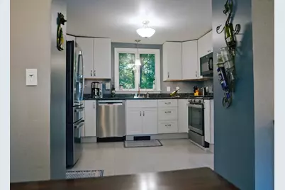 20 Charlton St, Sturbridge, MA 01566 - Photo 9