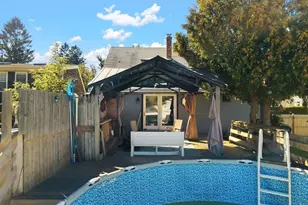 950 Glen St, New Bedford, MA 02745 - Photo 11