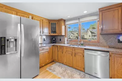 950 Glen St, New Bedford, MA 02745 - Photo 27