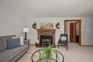 40 Lexington Rd, Millbury, MA 01527 - Photo 3
