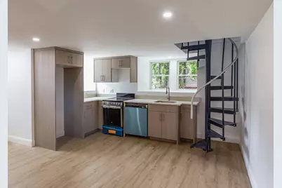 247 Pitman St, Fall River, MA 02723 - Photo 15