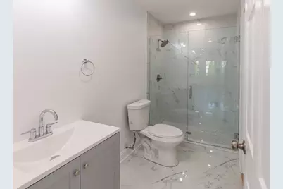 247 Pitman St, Fall River, MA 02723 - Photo 11