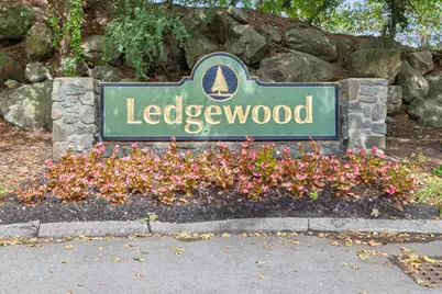 4 Ledgewood Way #21, Peabody, MA 01960 - Photo 1