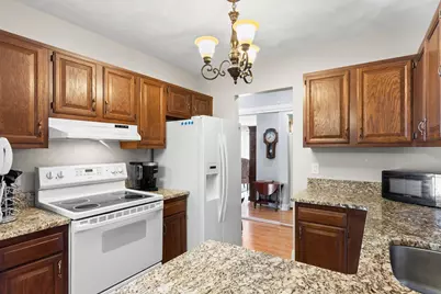 4 Ledgewood Way #21, Peabody, MA 01960 - Photo 3